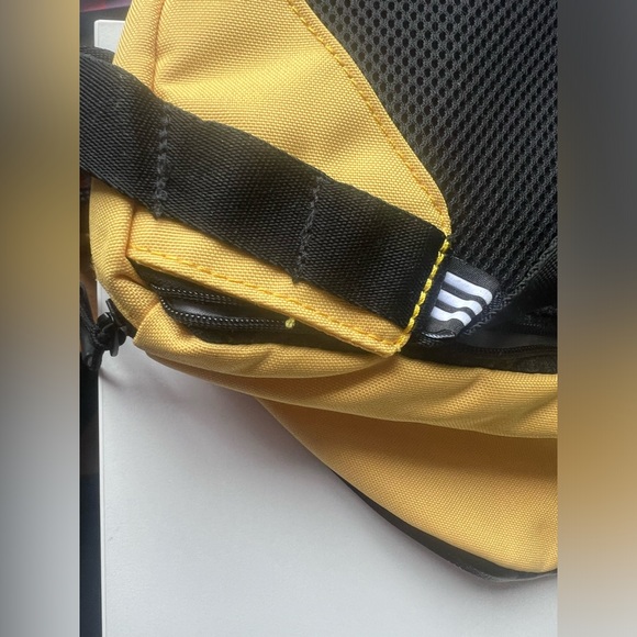 NWOT Adidas Fanny pack yellow waterproof - Picture 12 of 12